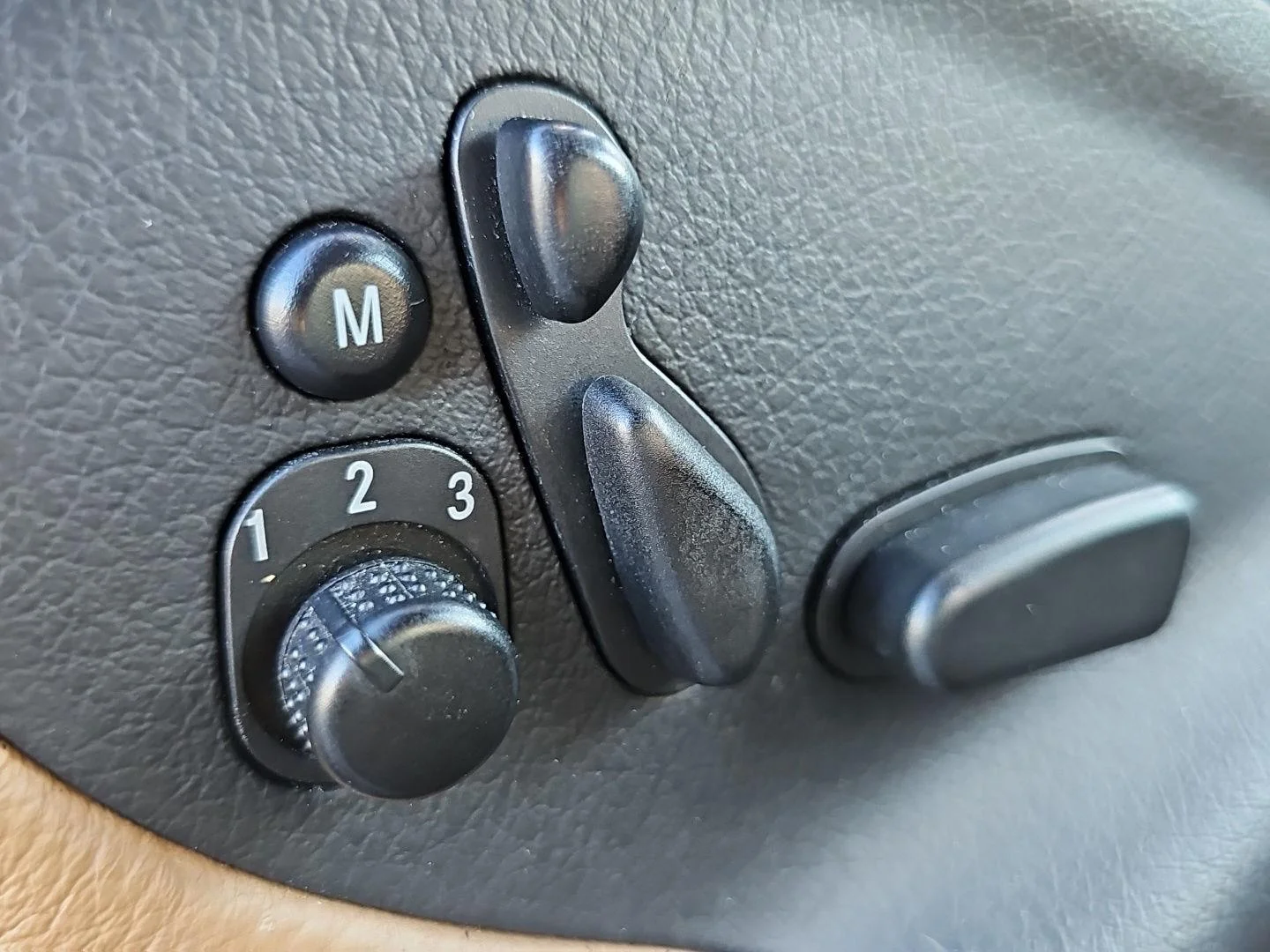 Used 2008  Mercedes-Benz 3.5L image 21