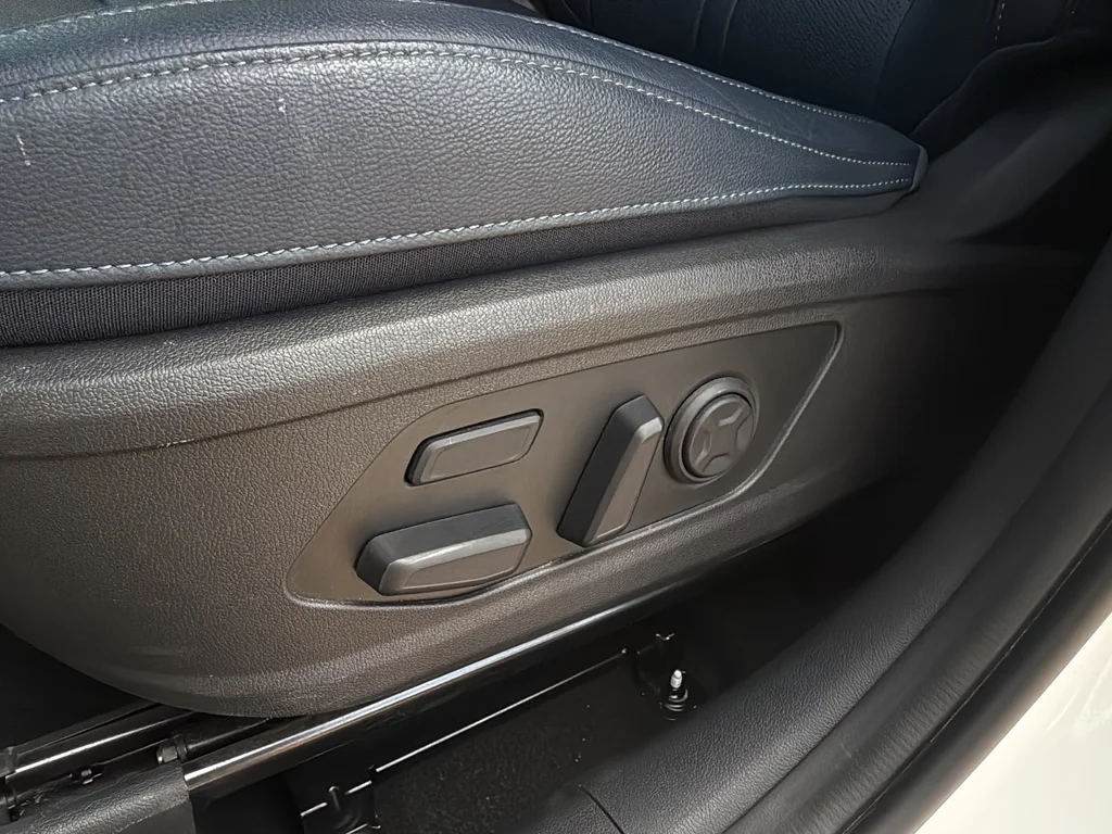 Certified Used 2024 Snow White Pearl Kia SX Prestige image 10