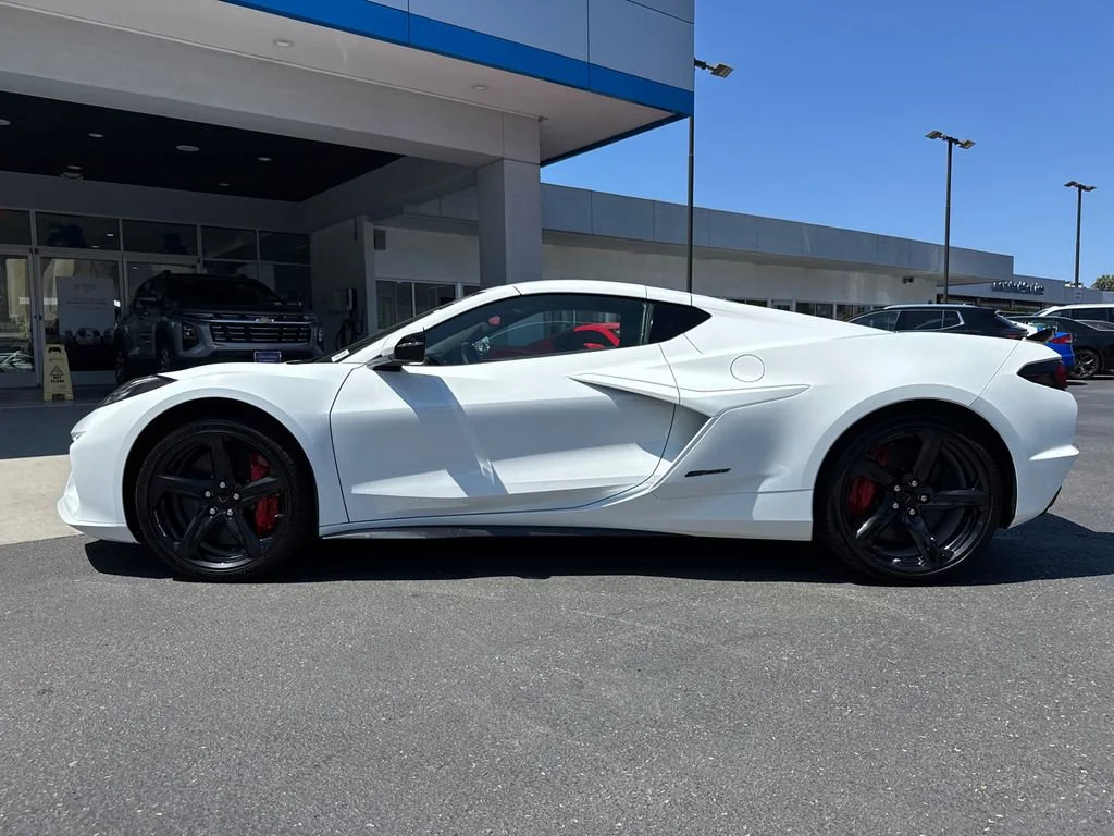 2025 Chevrolet Corvette 2LZ - Photo 6