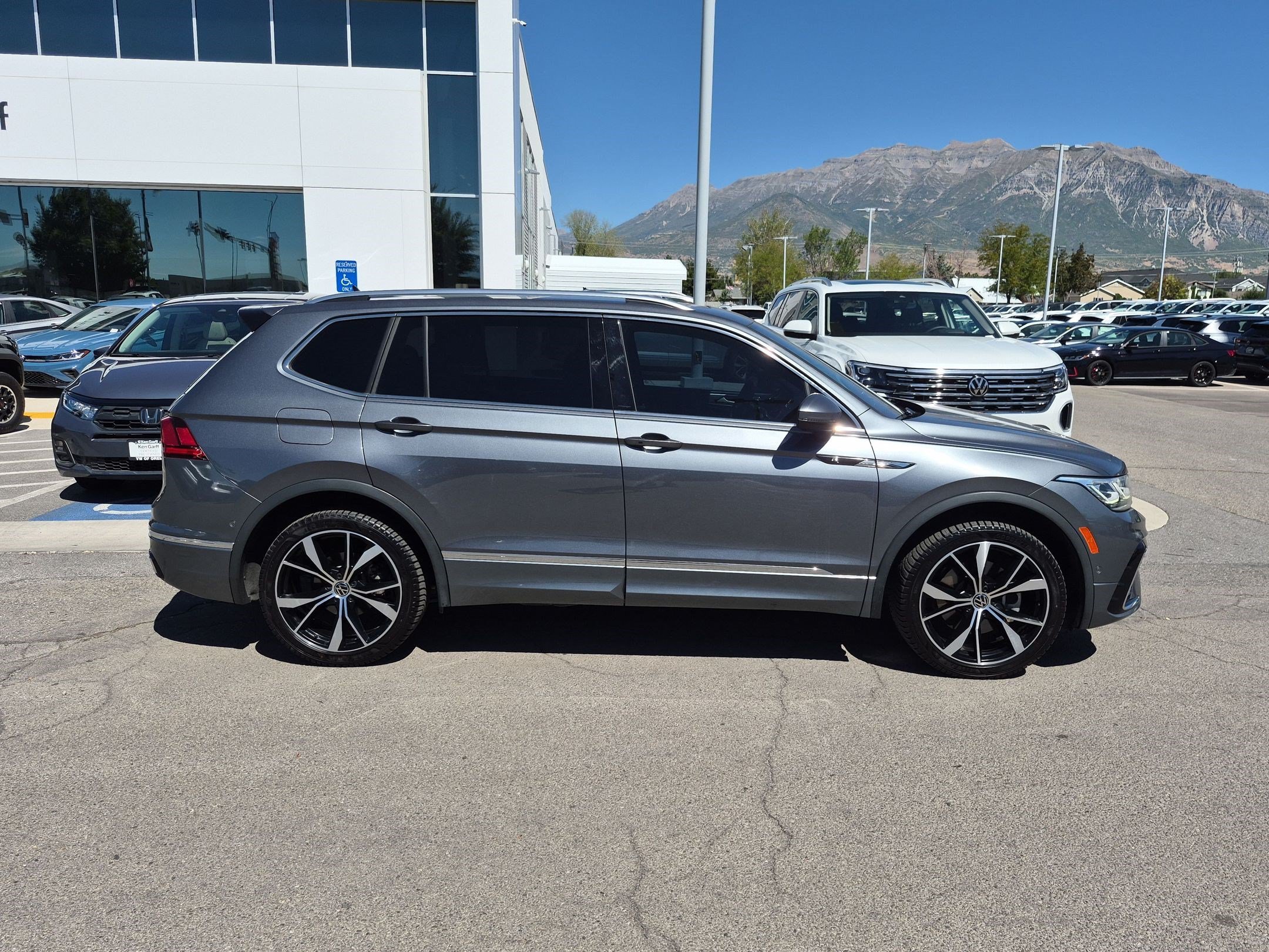 Used 2022 Platinum Gray Metallic Volkswagen SEL R-Line image 2