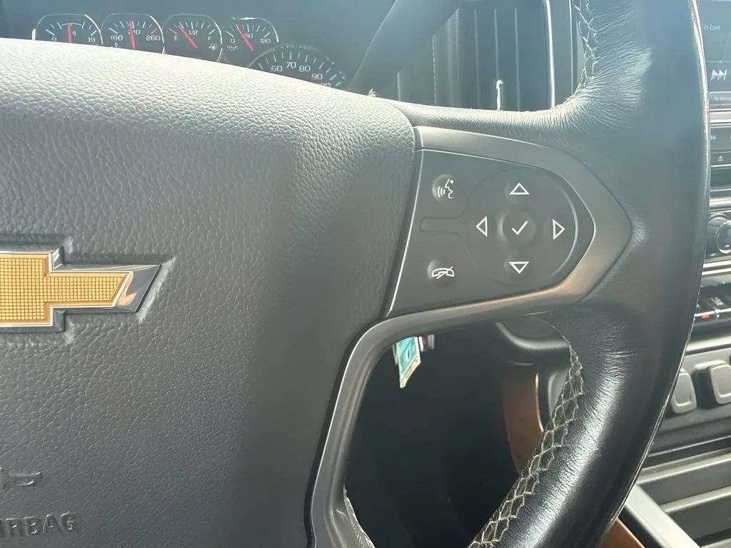 Used 2018 SUMMIT WHITE Chevrolet LTZ image 17