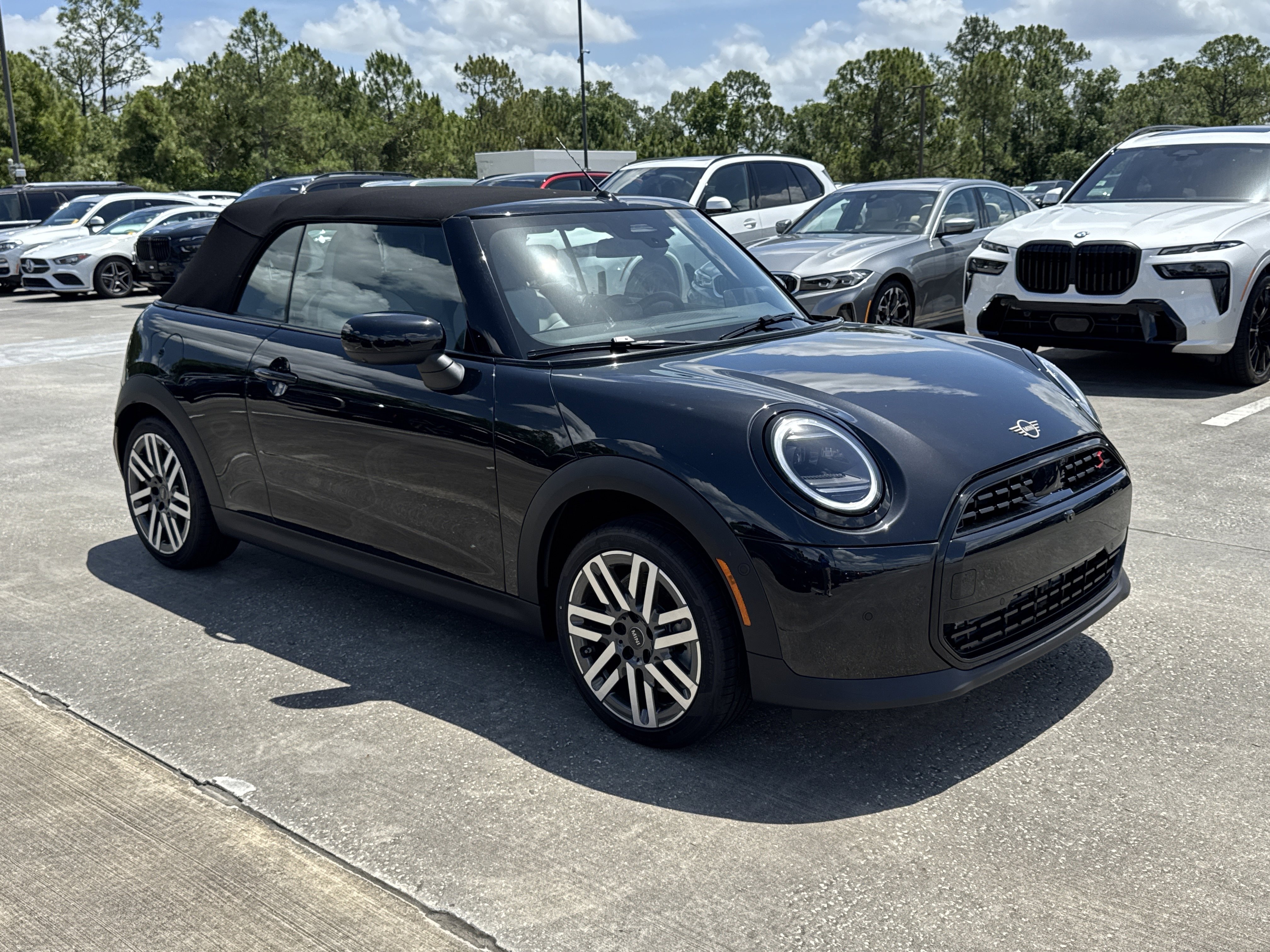 2026 MINI Convertible Cooper S's photo