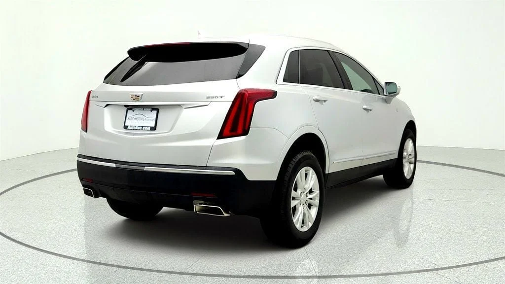 Used 2020 Radiant Silver Metallic Cadillac FWD 4dr Luxury image 5