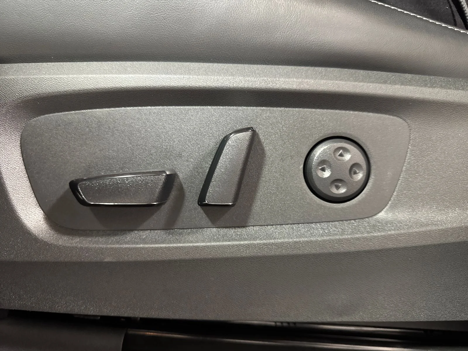 Used 2025 Black INFINITI PURE image 14