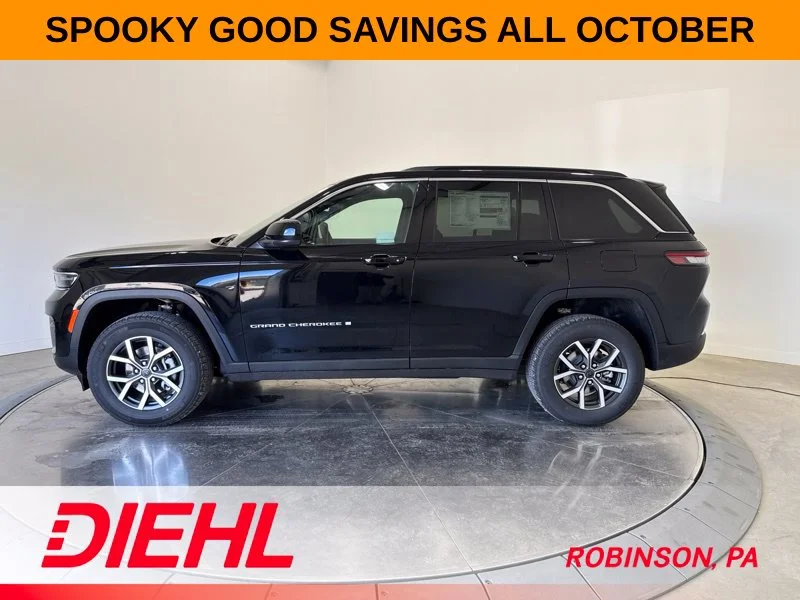 New 2027 High-Gloss Black Paint Jeep Laredo X image 4