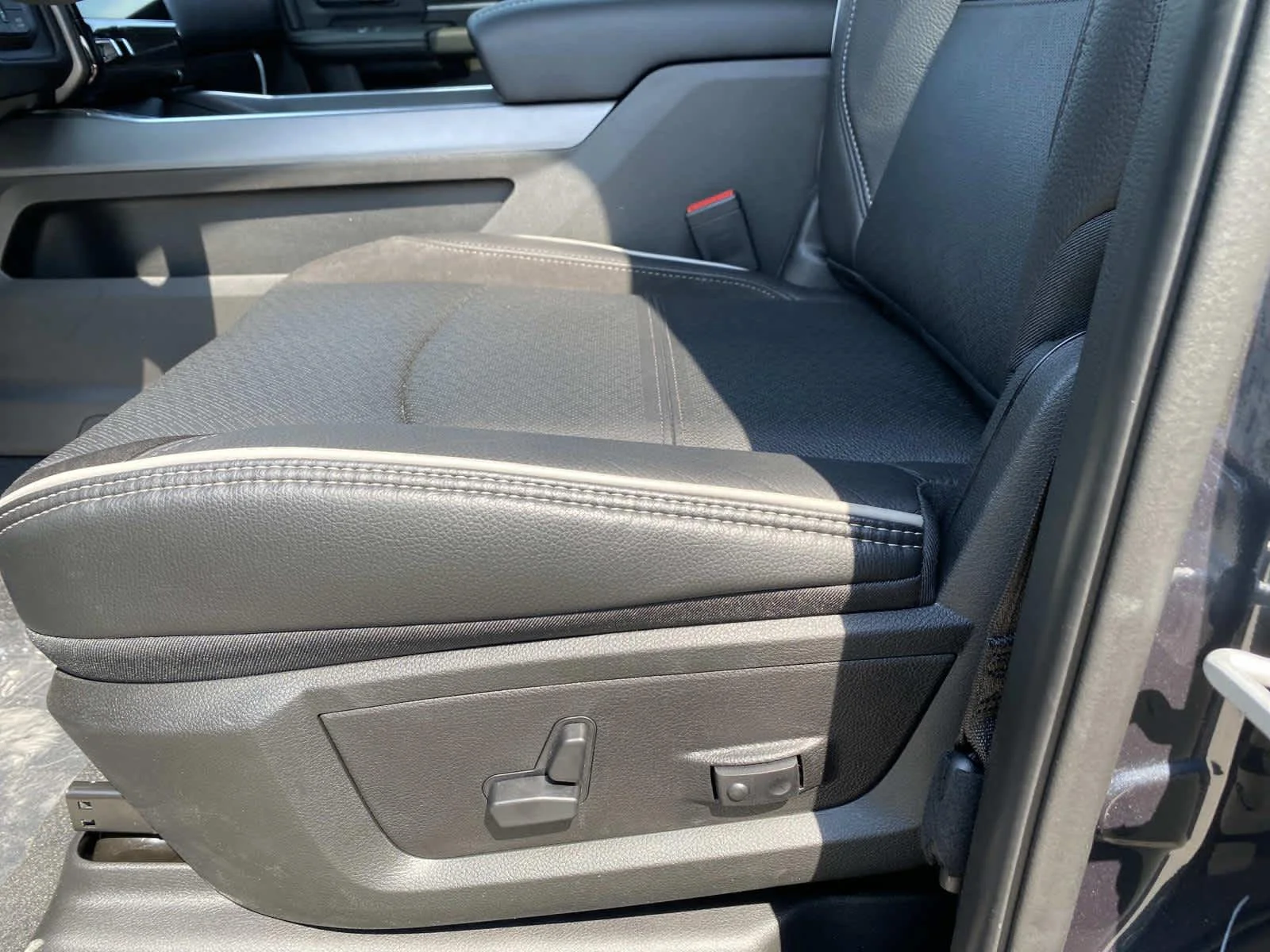 New 2026 Forged Blue Metallic Exterior Paint RAM Laramie image 10