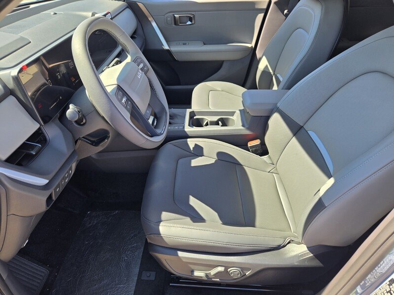New 2027 Pale Gray Kia EX image 6