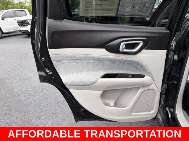 Used 2022 Black Jeep Latitude image 13