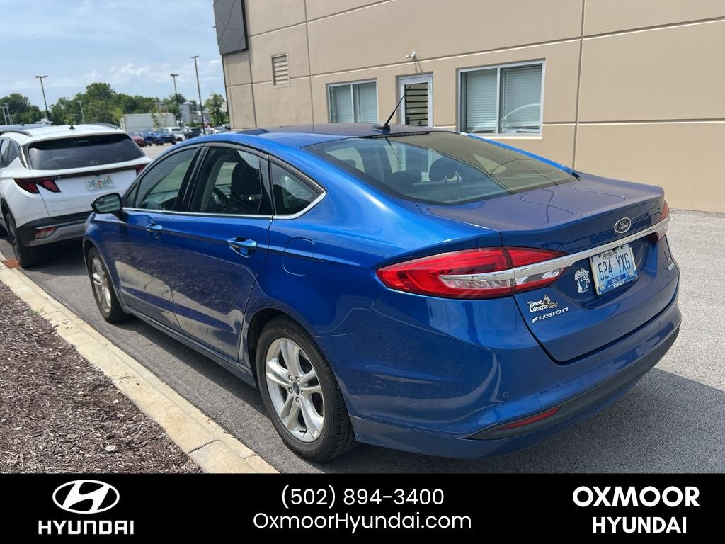Used 2018 Lightning Blue Ford SE image 9
