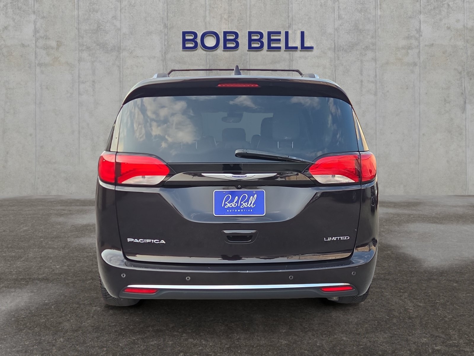 2019 Chrysler Pacifica Limited - Photo 4