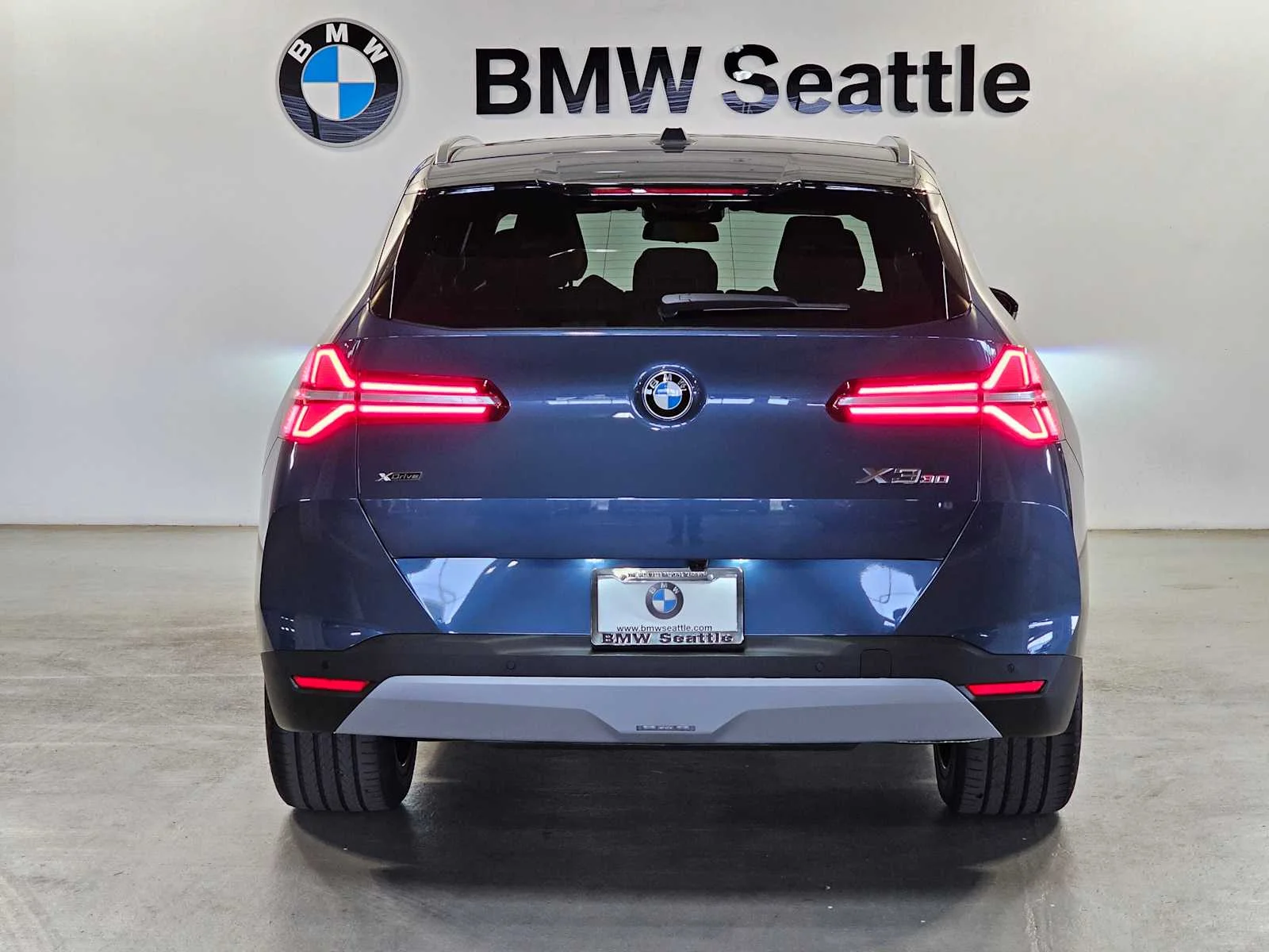 New 2026 Arctic Race Blue metallic BMW 30 xDrive image 5