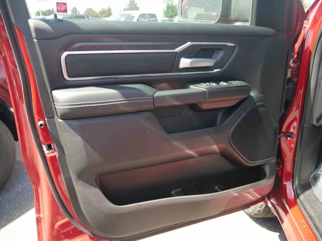 New 2026 Molten Red Pearl-Coat Exterior Paint RAM BIG HORN image 21