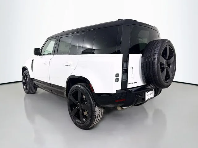 New 2026 Fuji White Land Rover X-Dynamic SE image 7