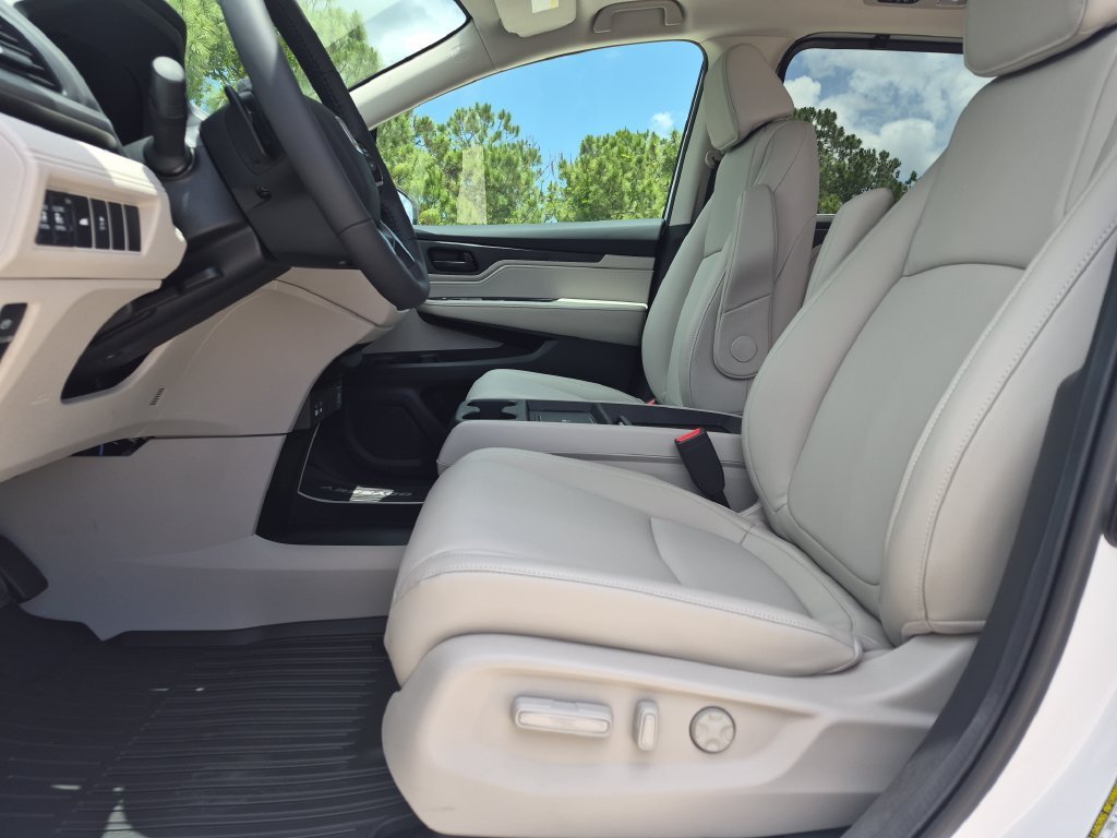 New 2027 Platinum White Pearl Honda EX-L image 14