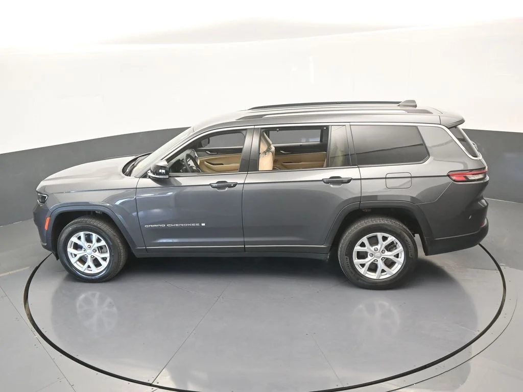 Used 2023 Baltic Gray Metallic Clearcoat Jeep Limited image 56