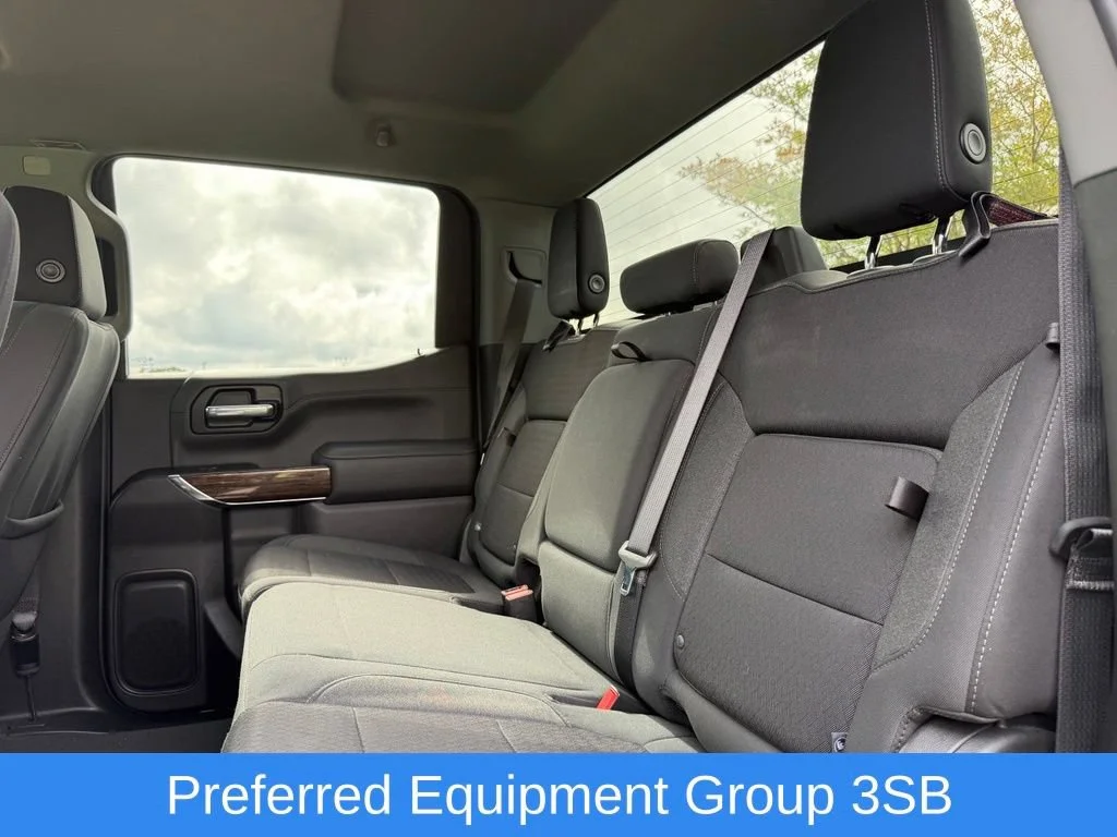 Used 2022 Onyx Black GMC Elevation image 17