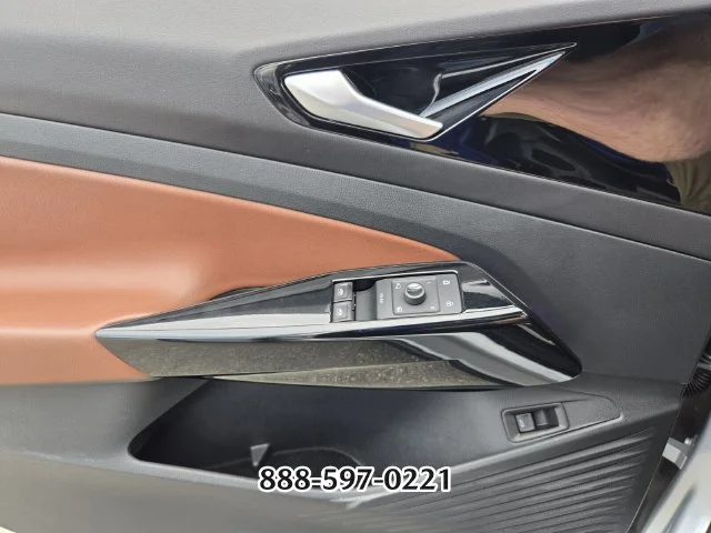Used 2021  Volkswagen Pro S image 30