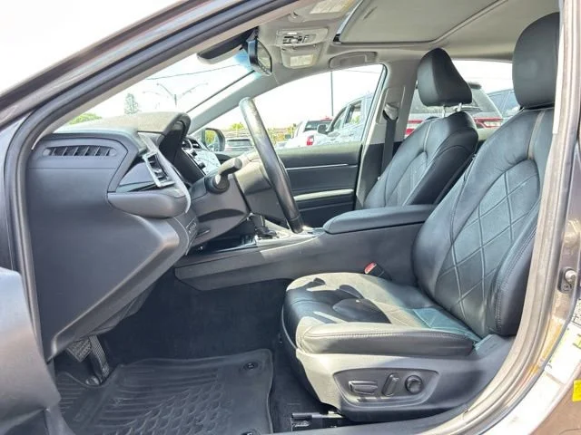Used 2018 Gray Toyota XLE image 27