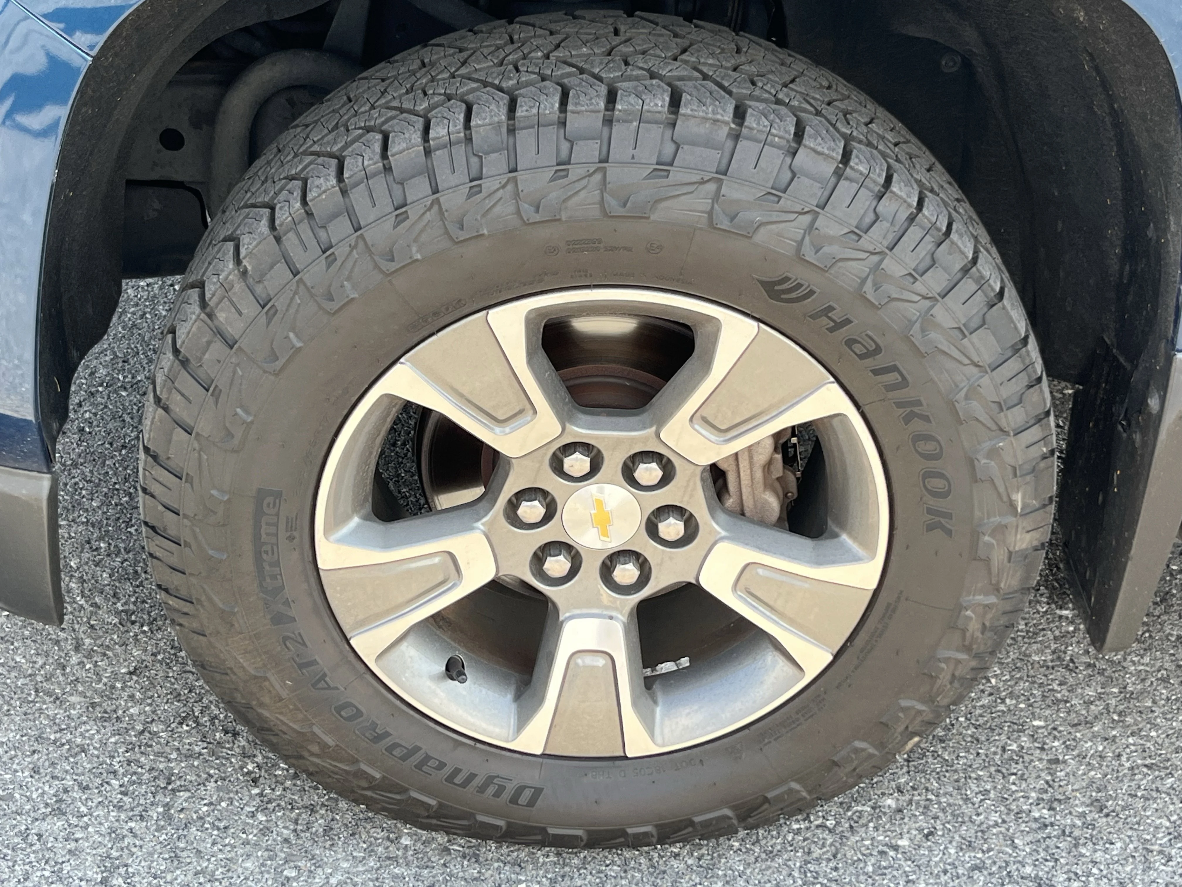 Used 2019 Pacific Blue Metallic Chevrolet Z71 image 13