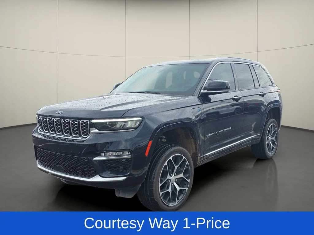 Used 2023 Black Jeep Summit Reserve 4xe image 4