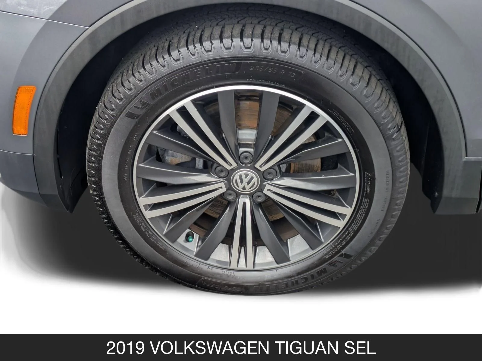 Used 2019 Platinum Gray Metallic Volkswagen SE image 11