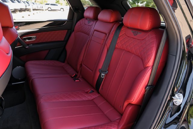 Used 2019 Black Crystal over Cricket Ball Bentley V8 image 58