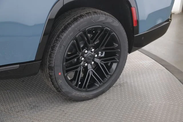 New 2026 Steel Blue Exterior Paint Jeep Limited Reserve image 14