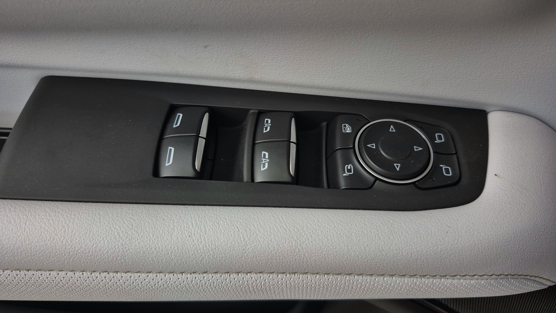 2026 Chevrolet Tahoe Premier - Photo 22