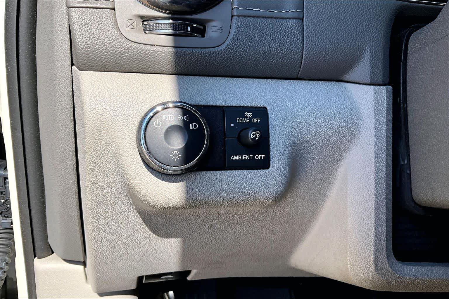 Used 2013 White Diamond Tricoat Buick Premium image 34