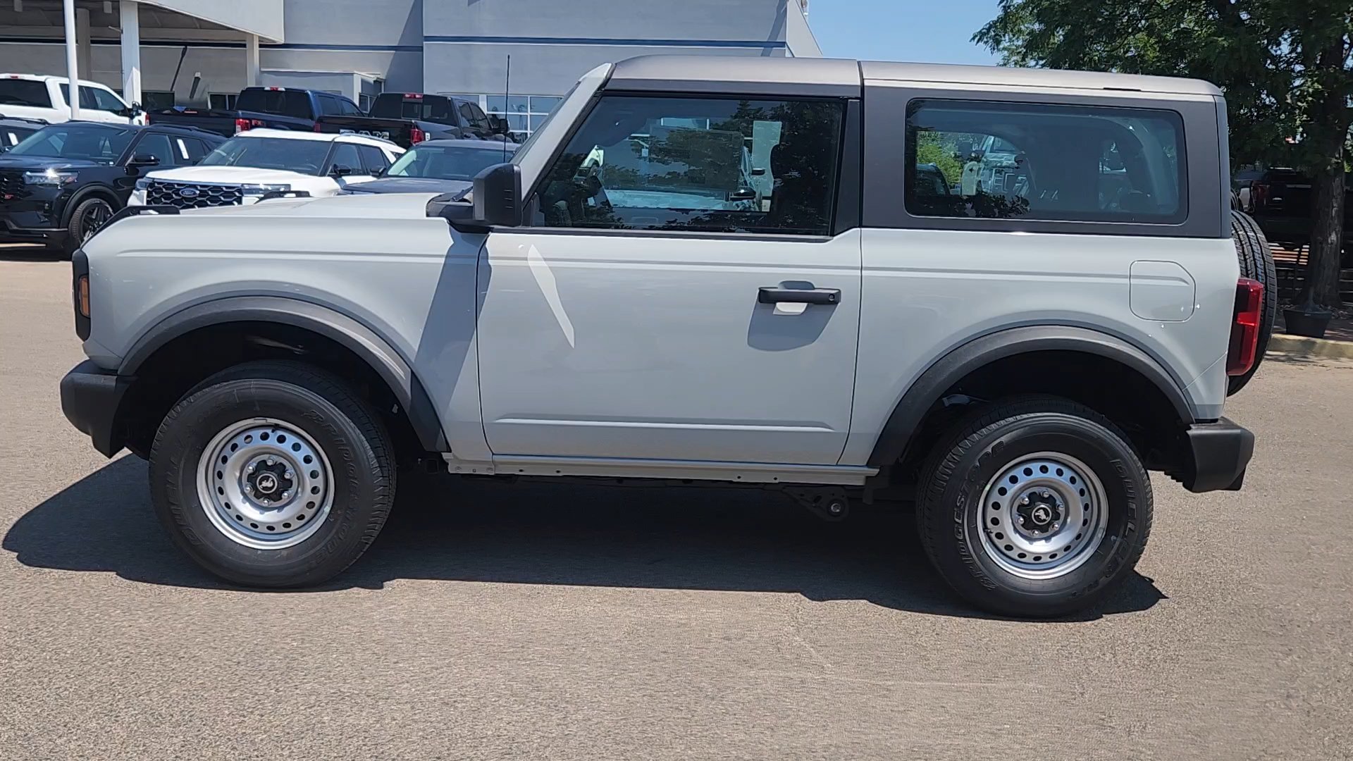New 2026 Avalanche Gray Ford Base image 4
