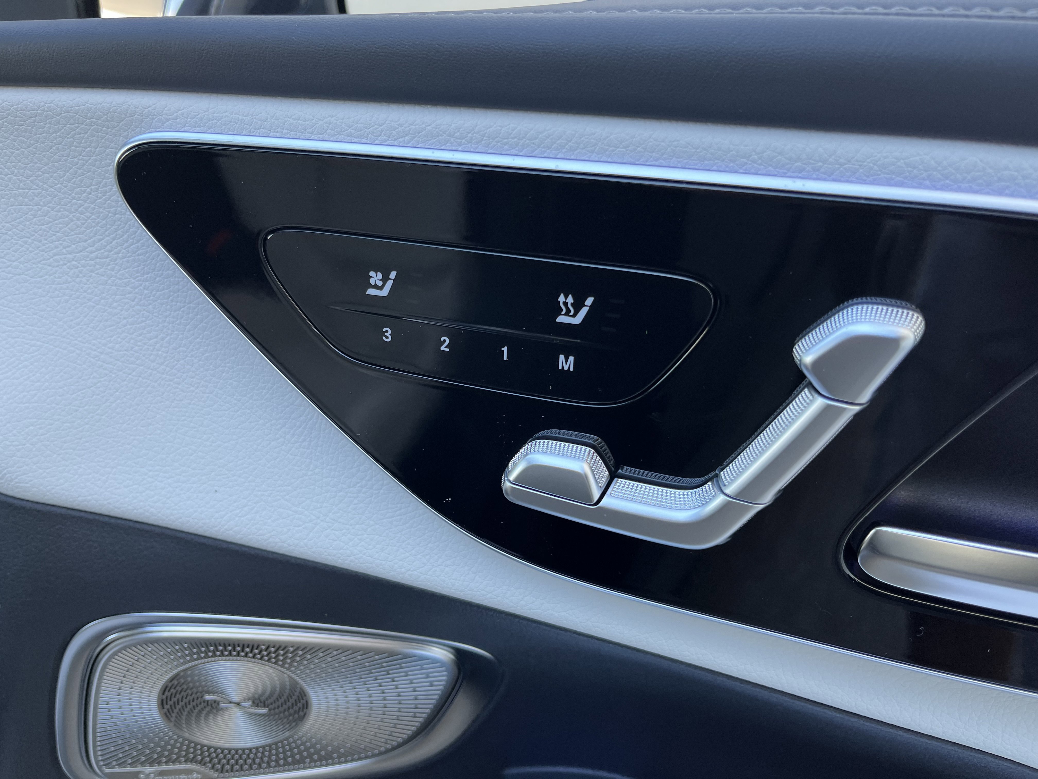 New 2026 Graphite Grey Metallic Mercedes-Benz GLC 300 image 23