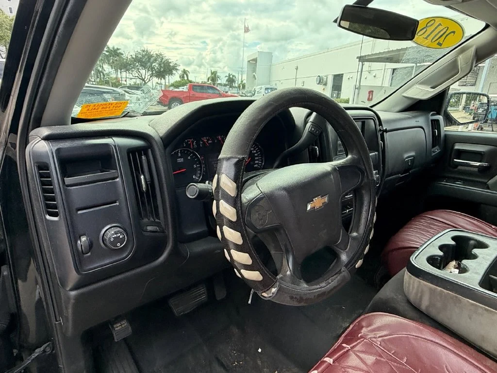 Used 2018 Black Chevrolet Custom image 9