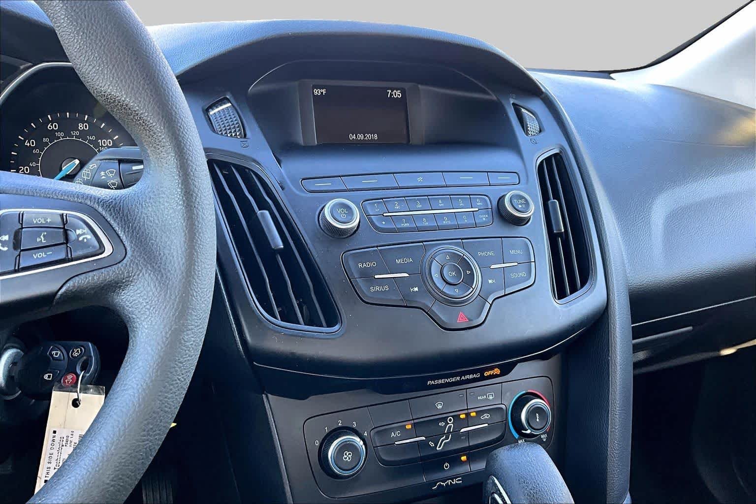 Used 2018 Magnetic Metallic Ford SE image 7