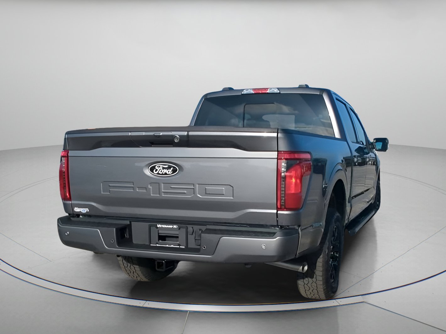 New 2026 Carbonized Gray Metallic Ford XLT image 23
