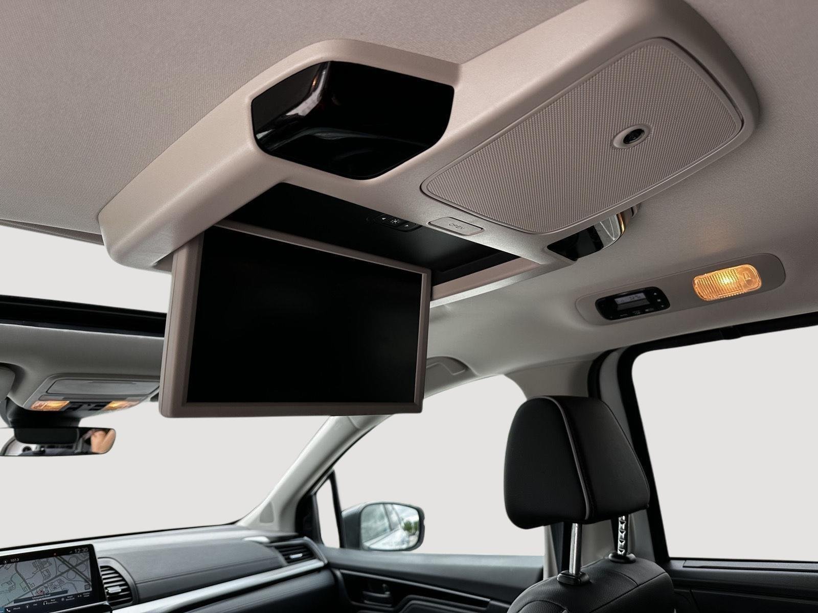Used 2025 Platinum White Pearl Honda Touring image 24