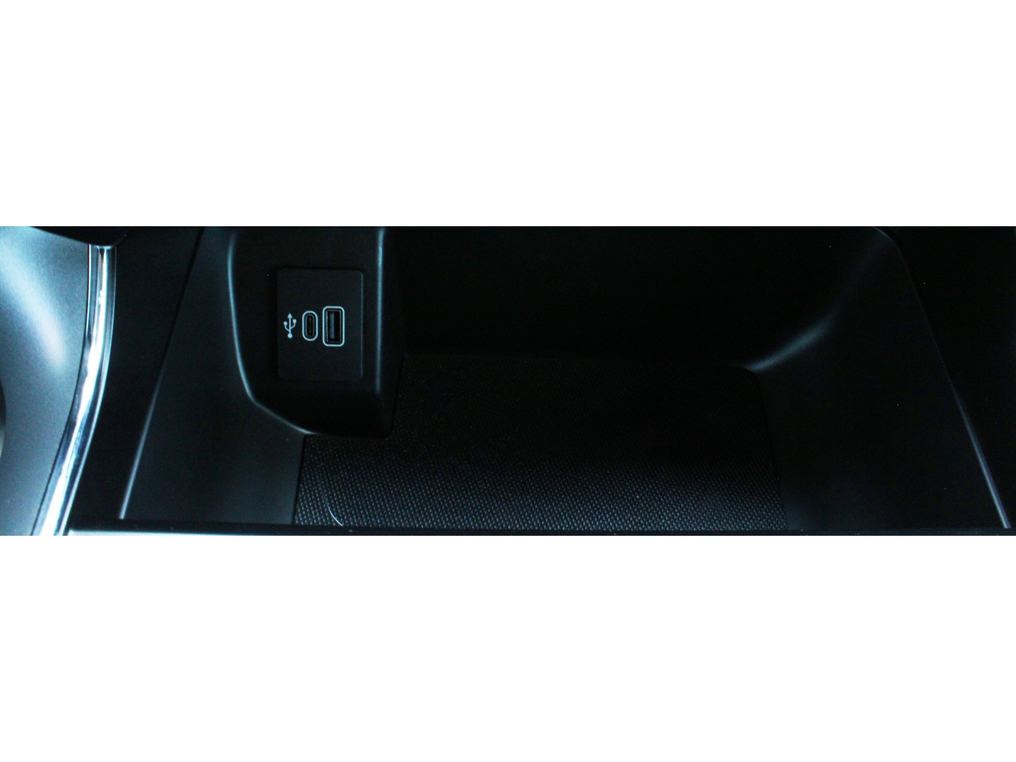 New 2026 Carbonized Gray Metallic Ford XLT image 15