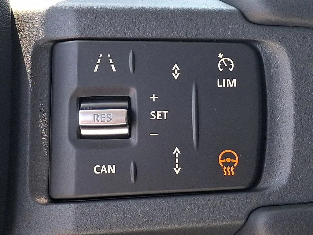 Certified Used 2025 Fuji White Land Rover S image 17