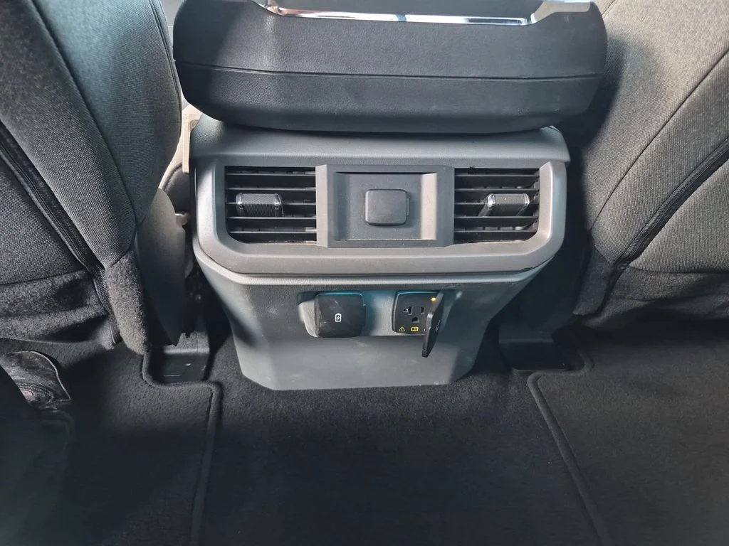 Used 2024 Black Metallic Ford XLT image 21