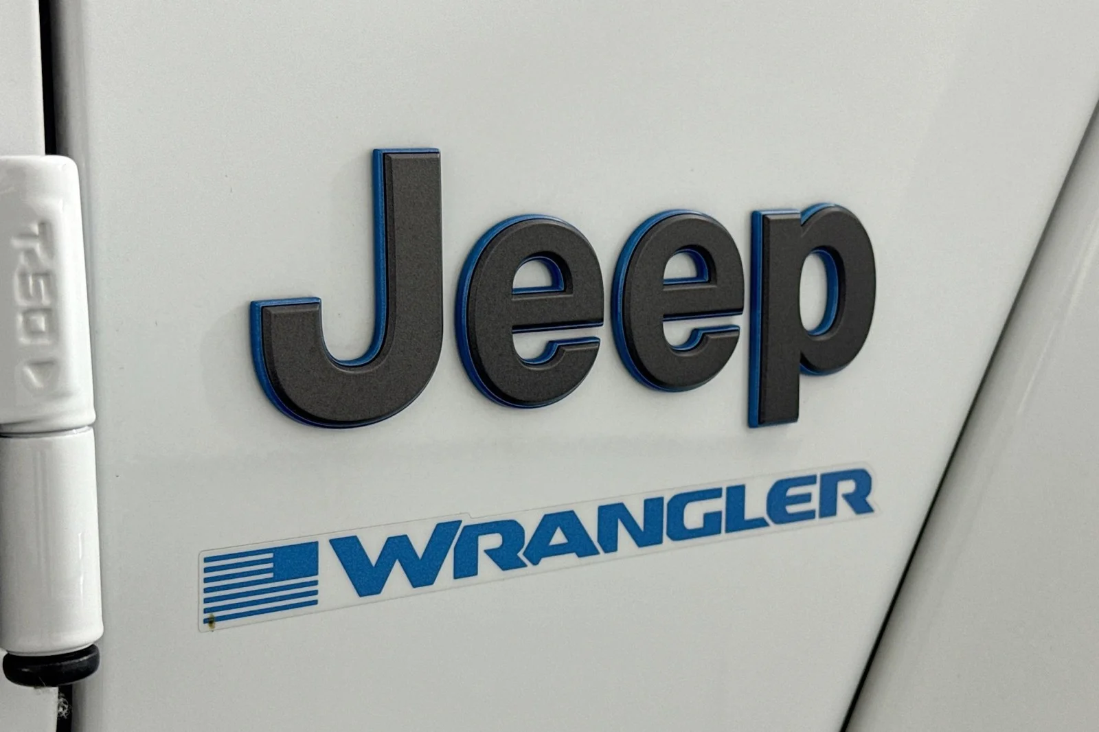 Used 2024 BRIGHT WHITE Jeep High Altitude image 9