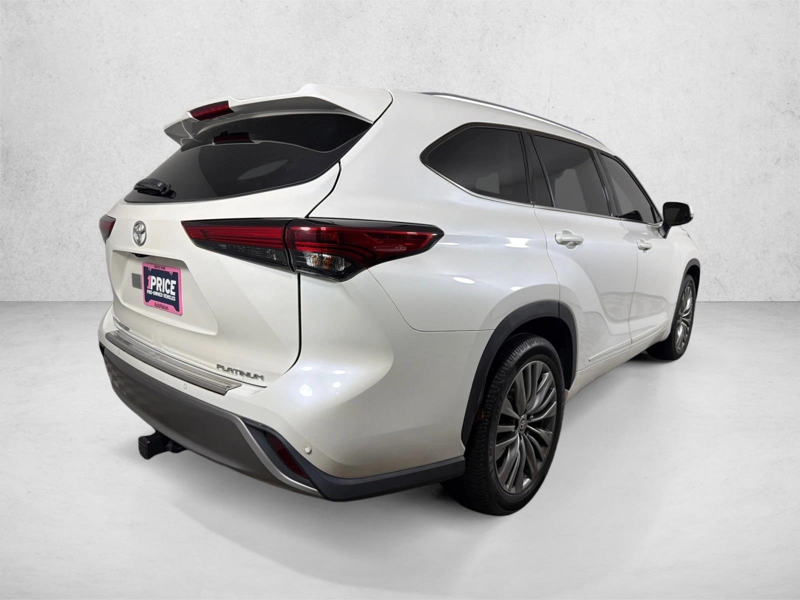 Certified Used 2021 Blizzard Pearl Toyota Platinum image 5