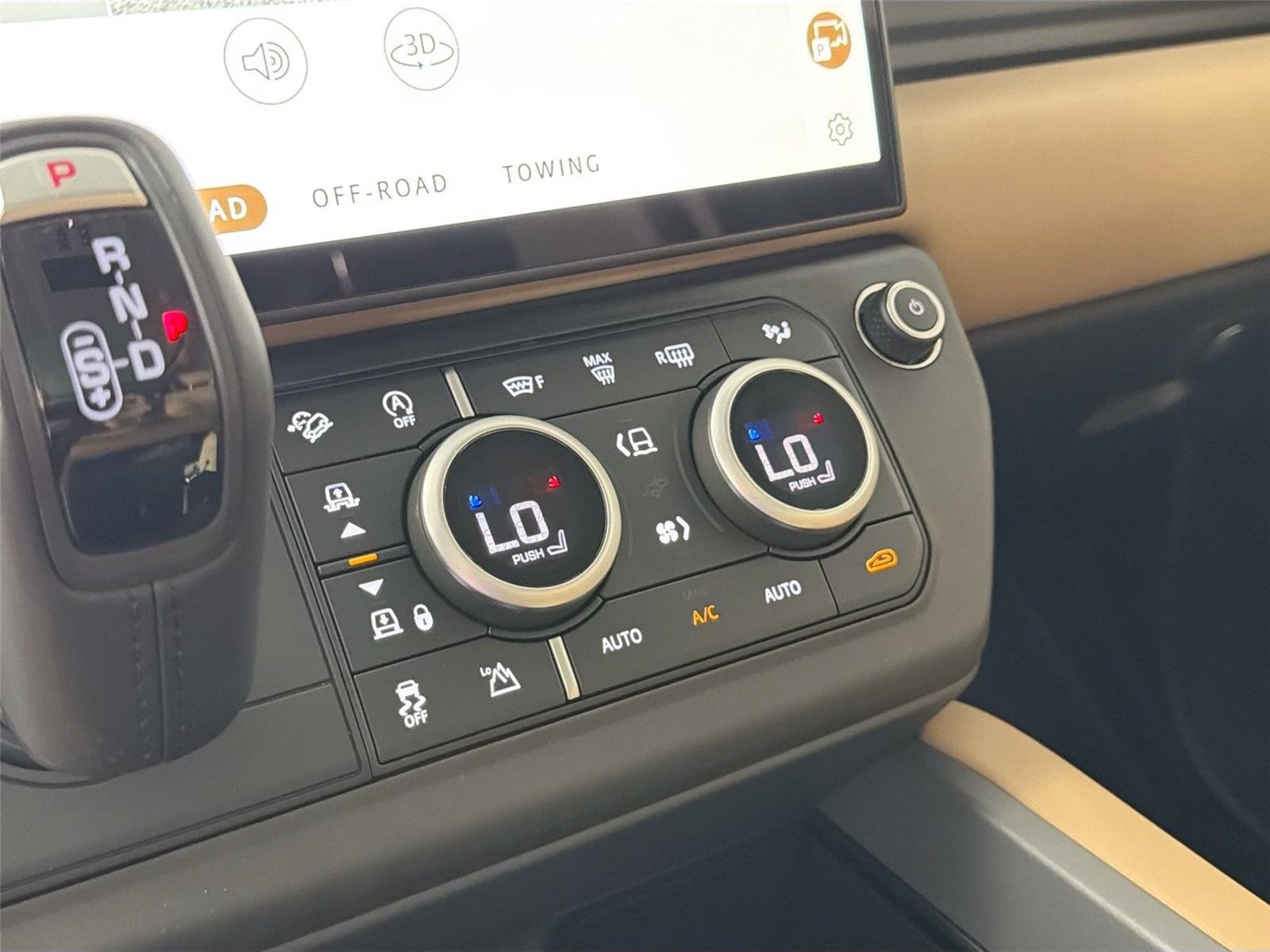 New 2026 CARPATHIAN GREY Land Rover X-Dynamic SE image 15