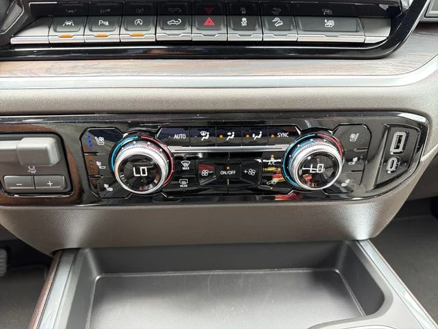2026 GMC Sierra 1500 SLT - Photo 14