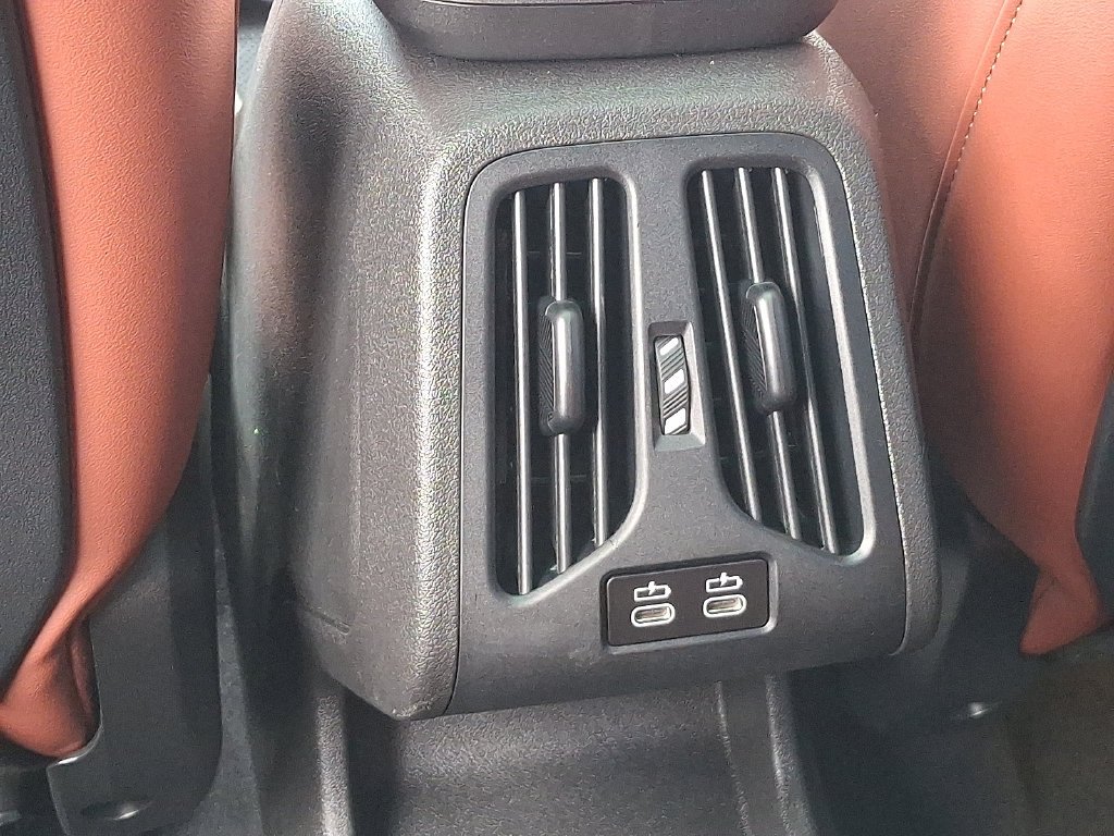 Used 2026 Black Sapphire Metallic BMW xDrive28i image 10