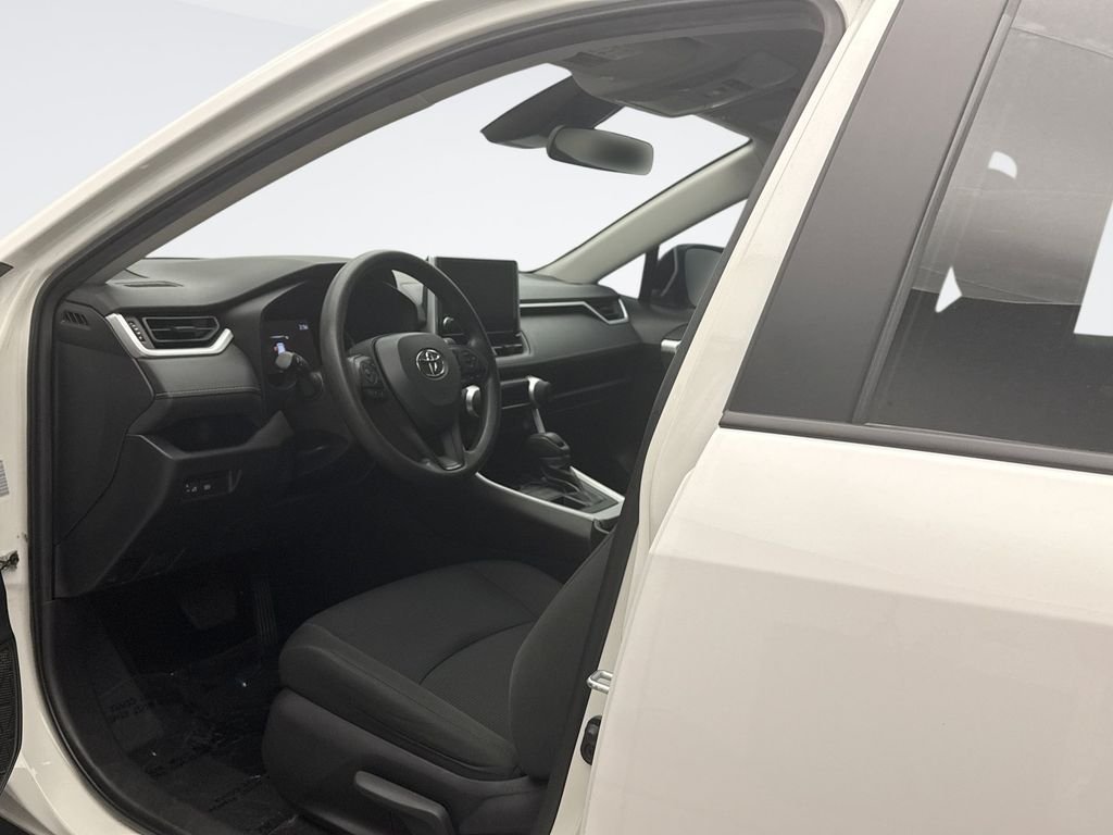 Used 2024 Ice Toyota LE image 10