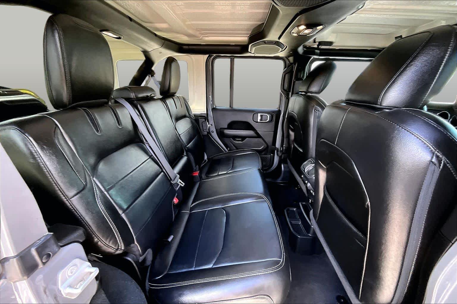 Used 2023 Sting-Gray Clearcoat Jeep Sahara image 19