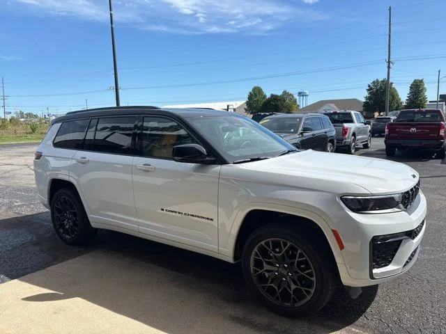 New 2027 White/off-white Jeep Summit image 8