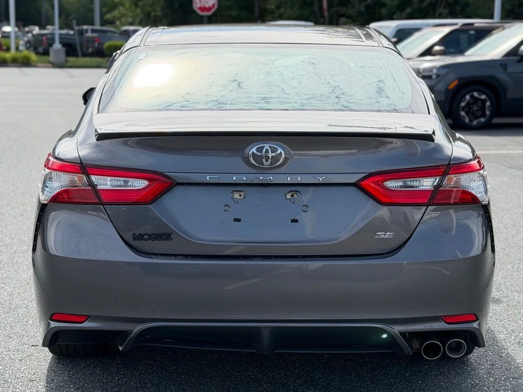 Used 2018 Gray Toyota SE image 4