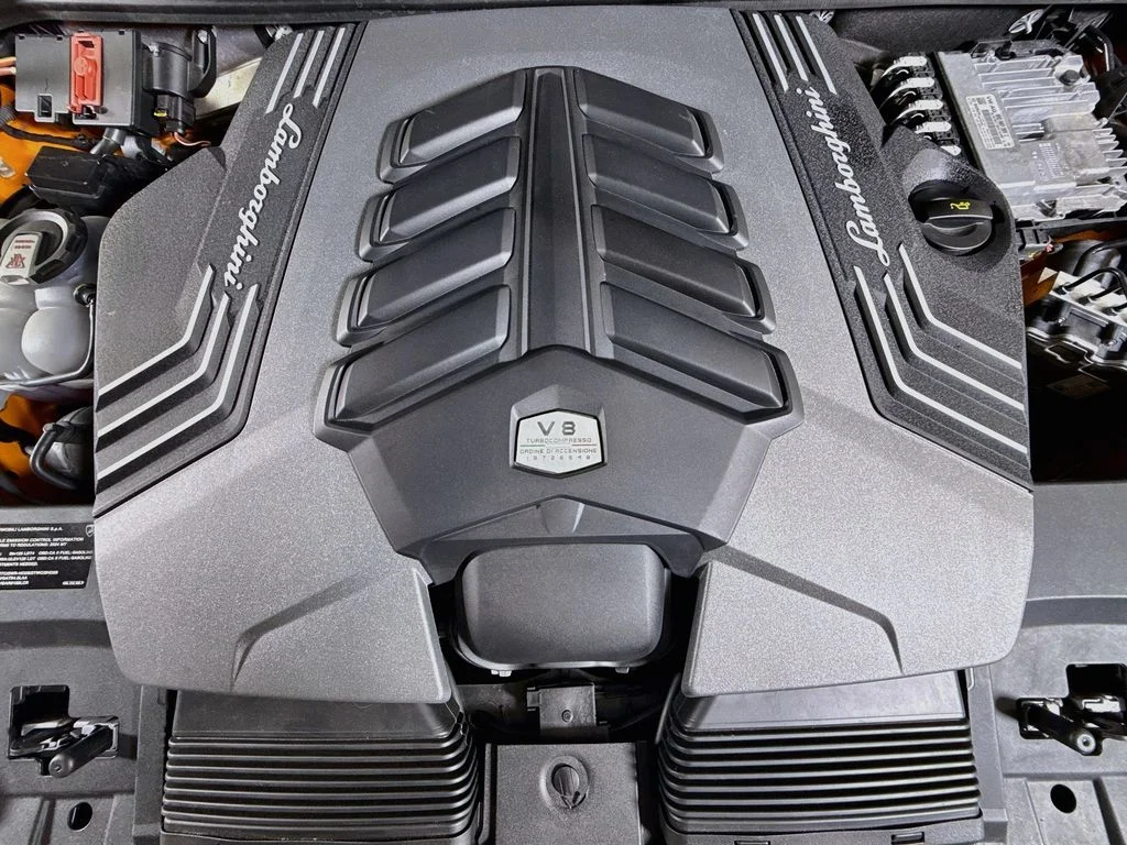 Used 2024 Black Lamborghini S image 30