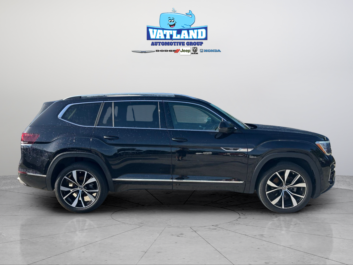 Used 2024 Black Volkswagen 2.0T SEL Premium R-Line image 6