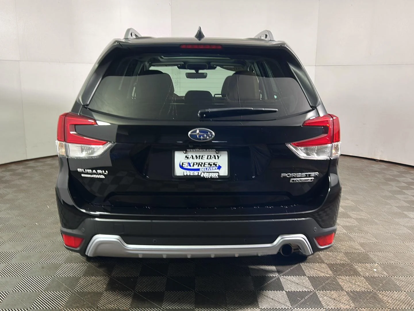 Used 2023 Crystal Black Silica Subaru Touring image 8